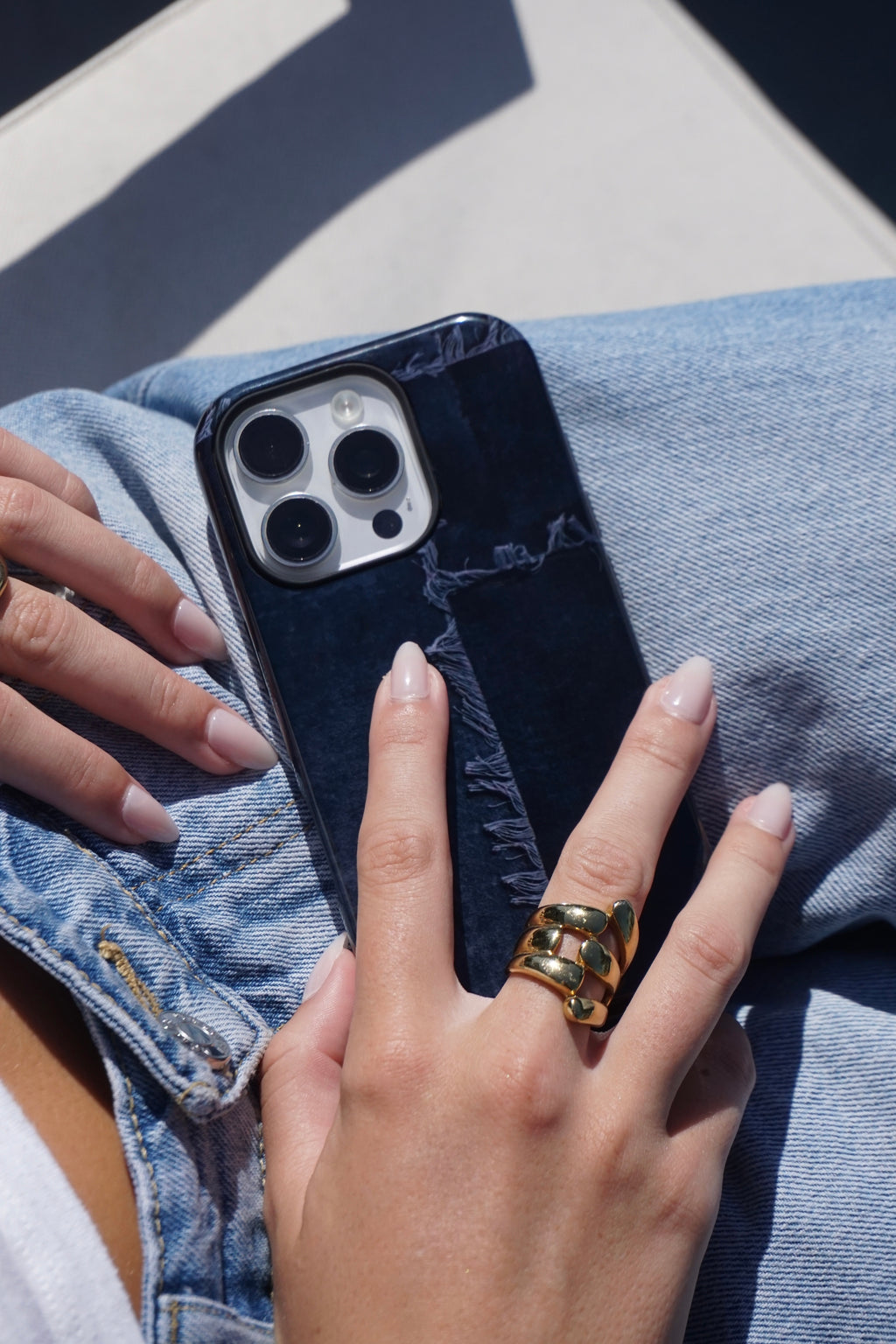 Thread Case Black